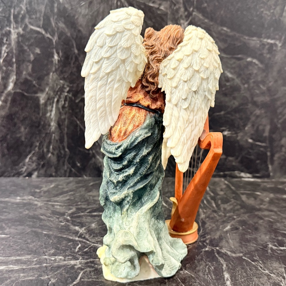 Angel Resting on Harp Figurine - Picture 7 of 16